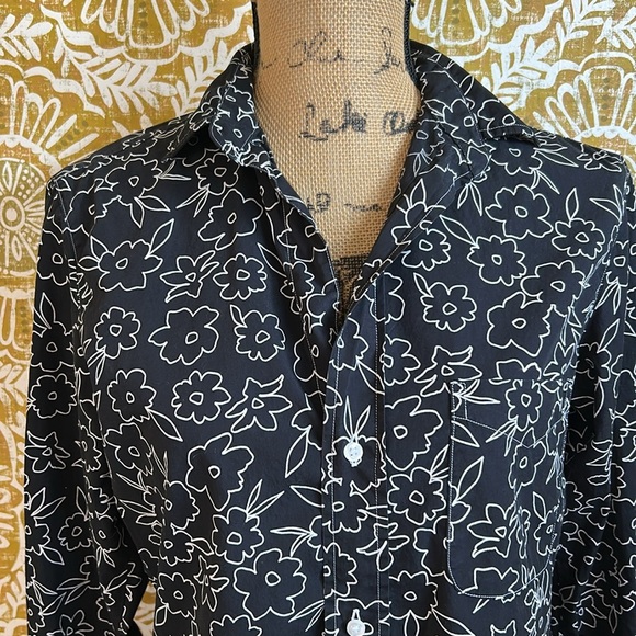 Frank & Eileen Silvio Untackable Button Up Shirt Black/White Floral Outline XS - Picture 4 of 11